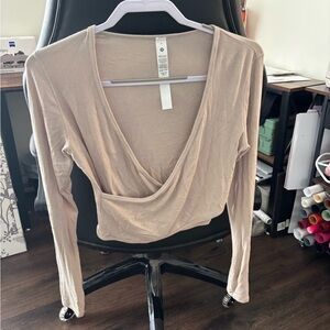 Women's lululemon wrap top